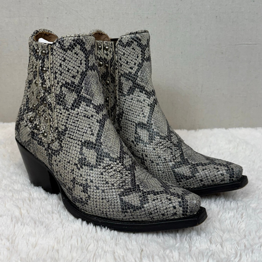 Ariat Eclipse black and white snakeskin booties-7B